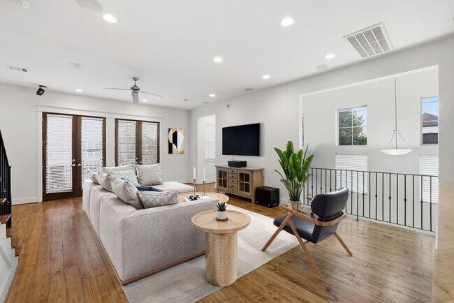 Building Photo - 2214 Radcliffe St