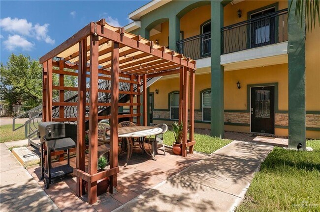 Building Photo - 11 East St