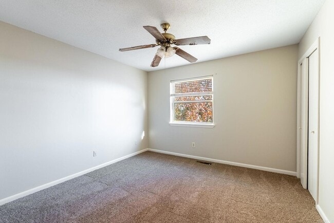 Building Photo - 34 Edgehill Cove