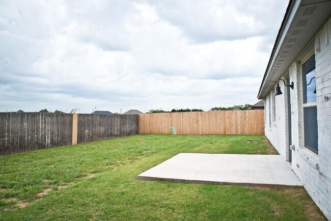 Building Photo - 1005 SW 140th St