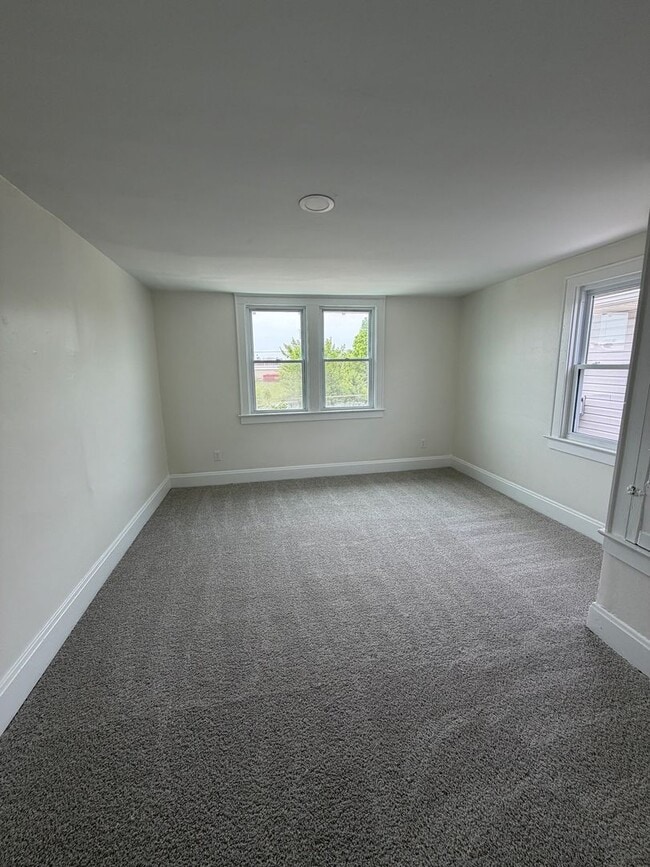 Building Photo - 726 Frebis Ave