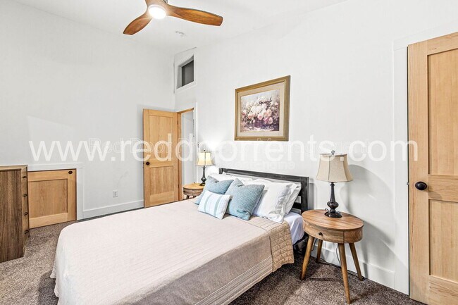 Building Photo - 1619 N Tacoma Ave