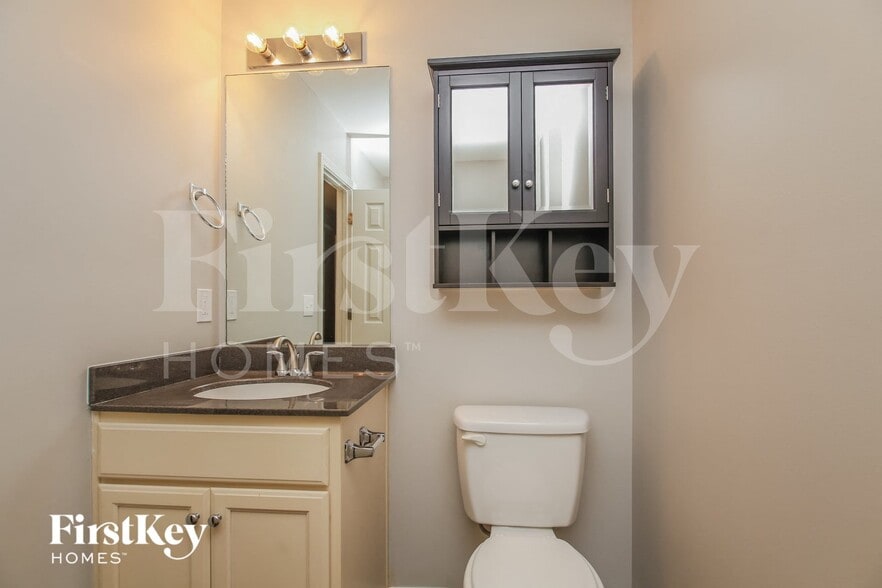 Building Photo - 441 Bakers Bridge Cir