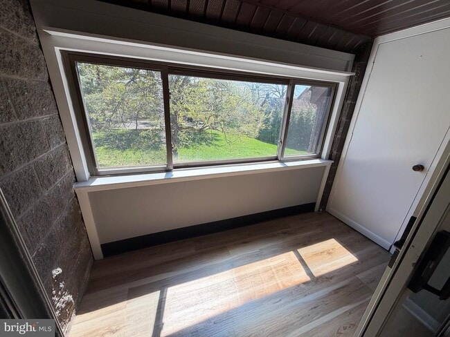 Building Photo - 132 Leedom Way