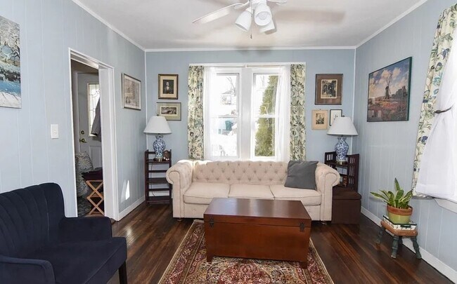 Building Photo - 18 Gaston St