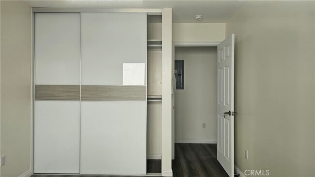 Building Photo - 1203 W Shorb St