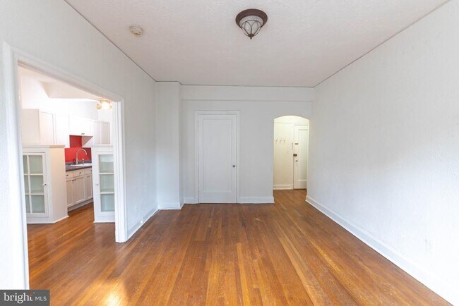 Building Photo - 2032 Belmont Rd NW