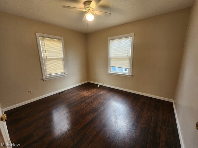 Building Photo - 1517 Larchmont Rd