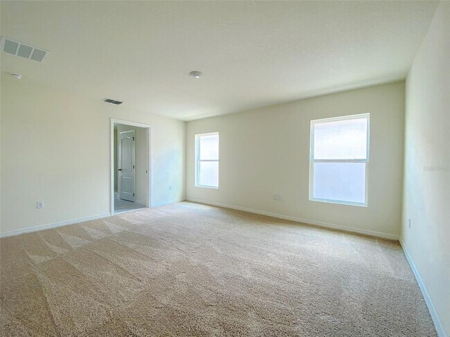 Building Photo - 495 Lily Ln