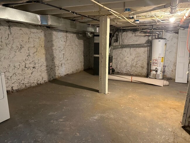 Building Photo - Spacious Renovated Home! Den Space & Bonus Recreation Room in Basement! Central Air! W/D! 2 Car G...