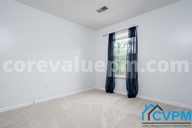 Building Photo - 2668 Streamview Dr