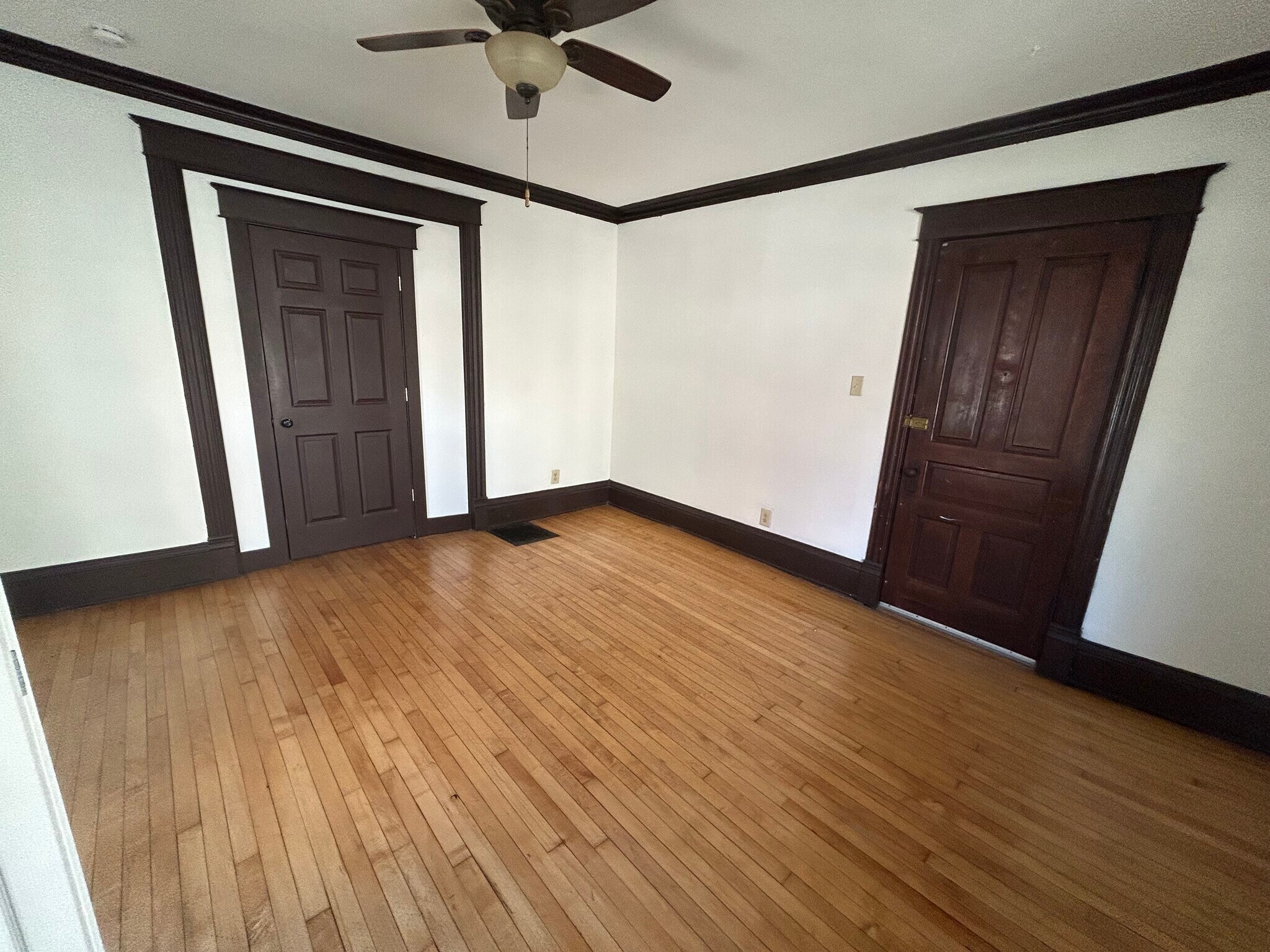 Building Photo - 118 S Blair St