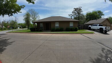 Building Photo - 3 Bedroom 1 Bathroom Home