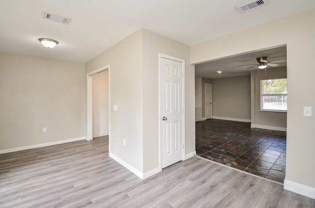 Building Photo - 6741 Limestone St