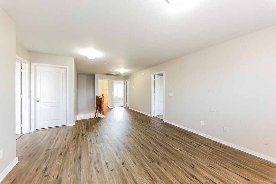 Building Photo - 14807 W Larkspur Dr