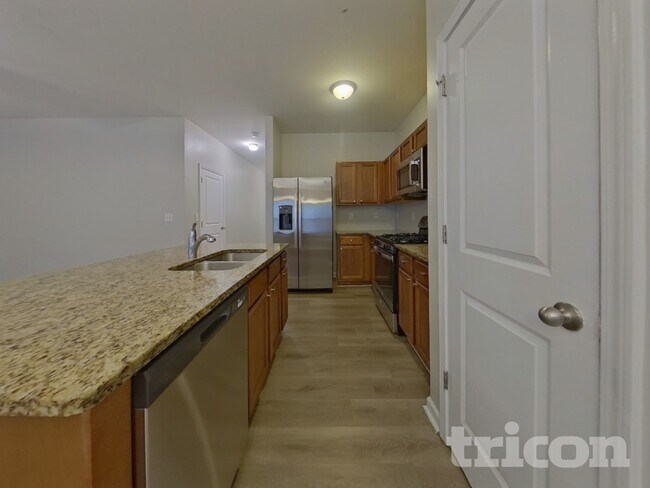 Building Photo - 3333 Lowland Dr