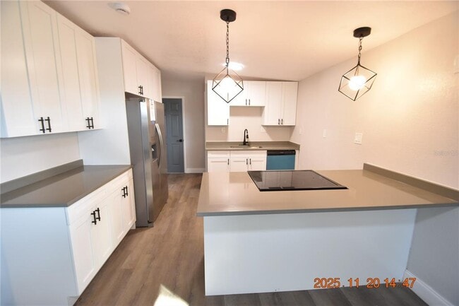 Building Photo - 825 Lincoln Ave