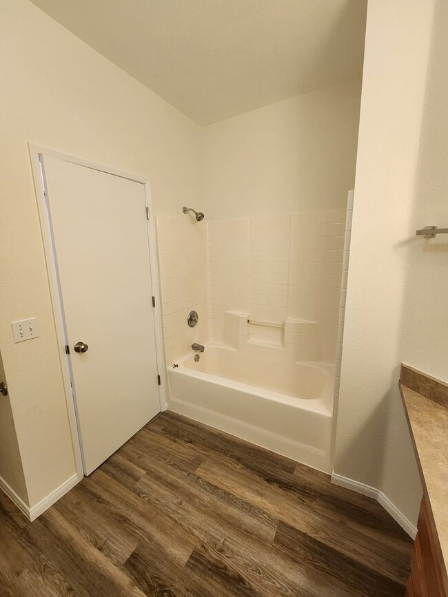 Building Photo - Ocean View Corner Apartment with Private Deck
