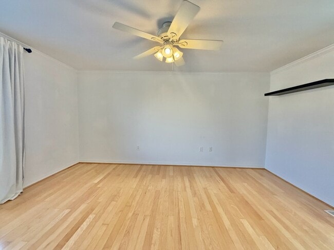 Building Photo - 723 Sailfish Dr