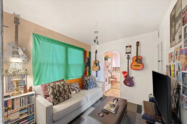 Building Photo - 2722 W Sinto Ave