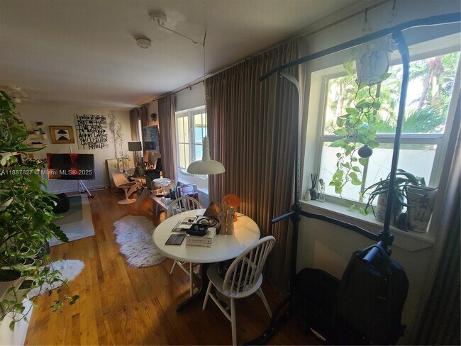 Building Photo - 1308 Drexel Ave