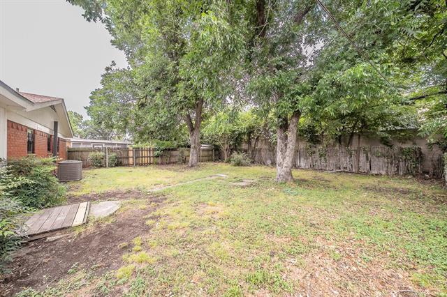Building Photo - 2021 Glen Haven Dr