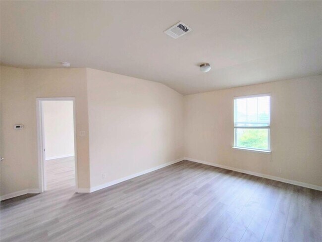 Building Photo - 103 Hawkins Ct