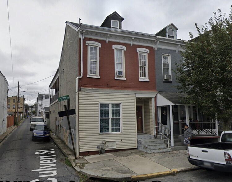 Building Photo - 415 S 10th St