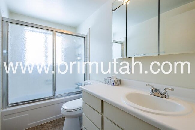 Building Photo - 775 E Johnsonway Dr