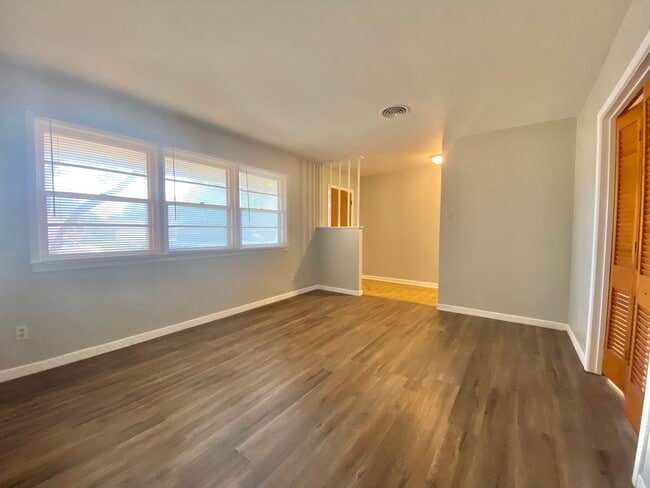 Building Photo - MOVE IN SPECIAL - half off the first month...