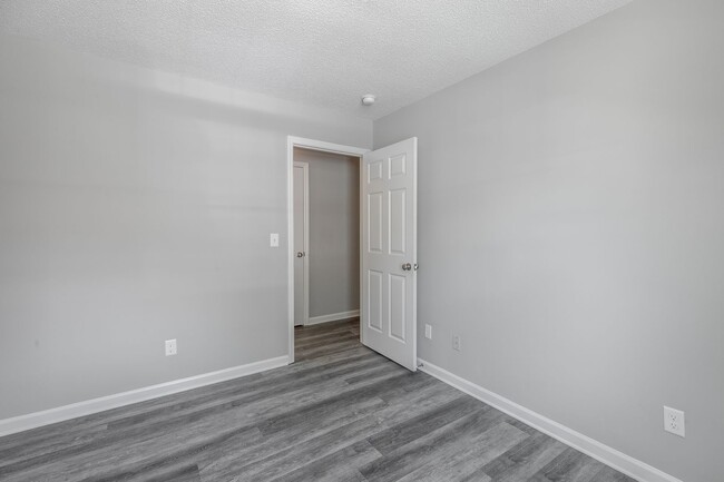 Building Photo - 4 bedroom 2 bath in the Southside (Mill Town)