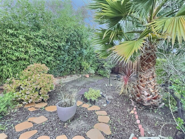 Building Photo - 3BD/2BA - Charming Home in Sunnyvale with Spacious Backyard