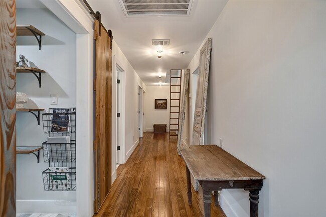 Building Photo - 507 Mason St