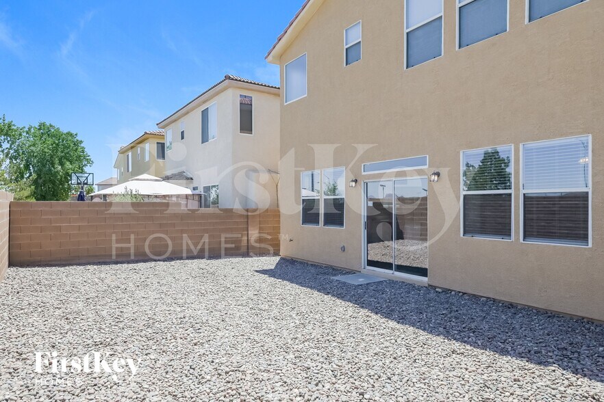 Building Photo - 726 Aloe Yucca Ave