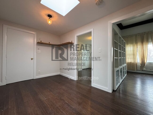 Building Photo - 2 Sea View Ave