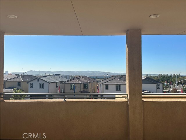 Building Photo - 101 Interval