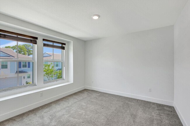 Building Photo - 229 Preserve Trl S