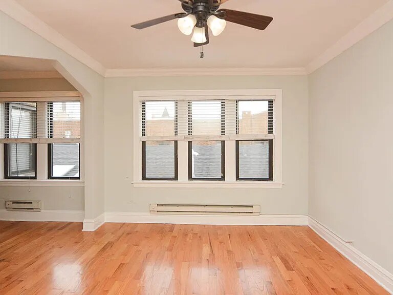 Building Photo - 3710 N Wilton Ave