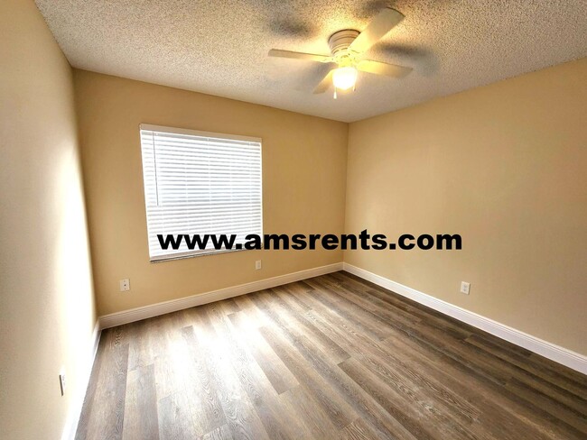 Building Photo - 4 bedroom Home in Kissimmee