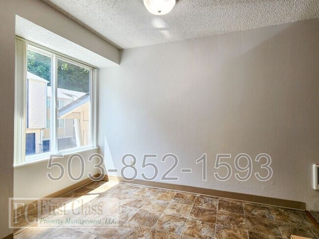 Building Photo - 3618 SW Beaverton Hillsdale Hwy