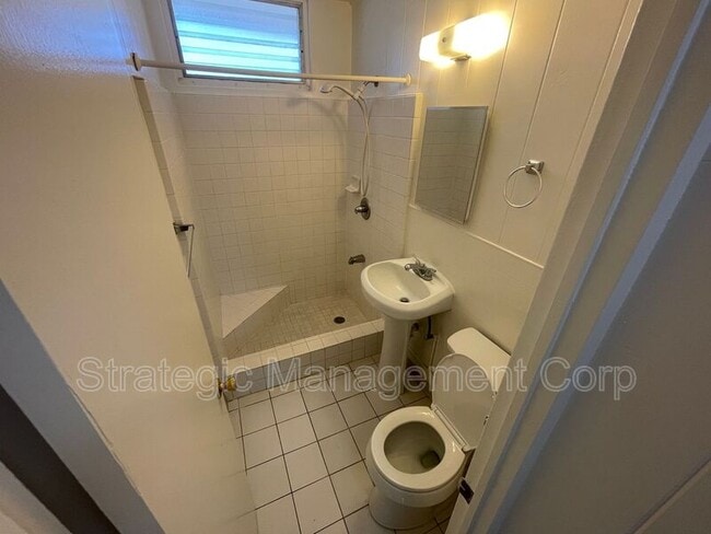 Building Photo - 1019 Pawa?a Ln