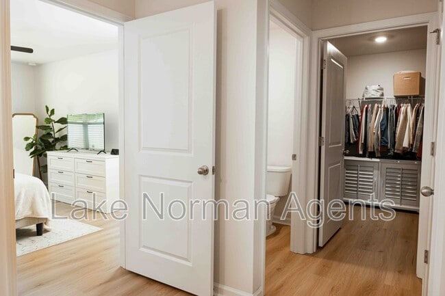 Building Photo - 2880 Sherrills Strm Dr