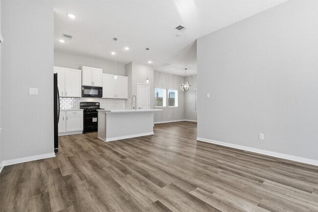 Building Photo - 9912 A Clark Rd