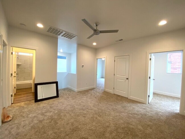 Building Photo - 438 N Stone Mountain Dr