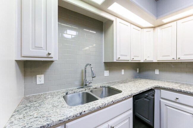 Building Photo - 9603 Orlando Ave