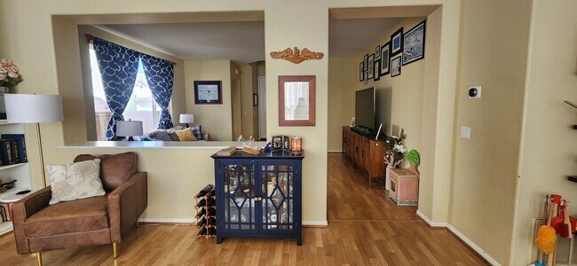 Building Photo - 4BD 2.5BA House with 2 Car Garage