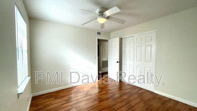 Building Photo - 7523 Collins Ct