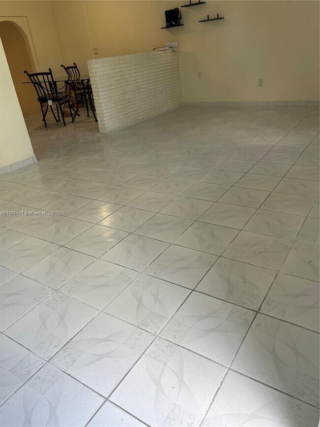 Building Photo - 20520 NW 2nd Ct