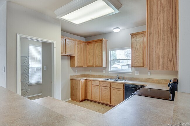 Building Photo - 2637 Gallant Fox Dr