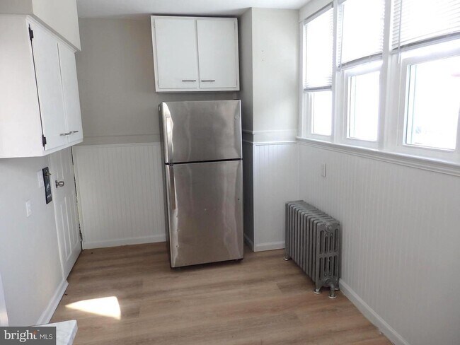 Building Photo - 129 S Eagle Rd